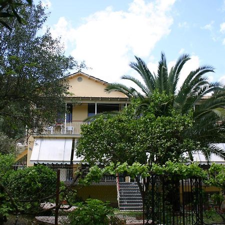 Appartamento Gardelis Gardens Benitses  Esterno foto